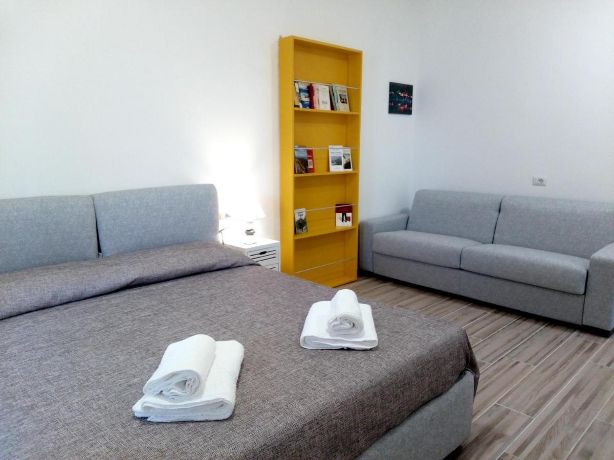 Flamingo Guest House- Rooms 奧爾比亞 外观 照片