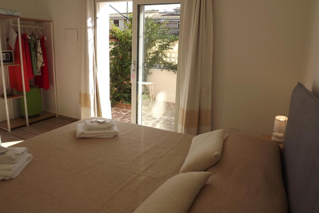 Flamingo Guest House- Rooms 奧爾比亞 外观 照片
